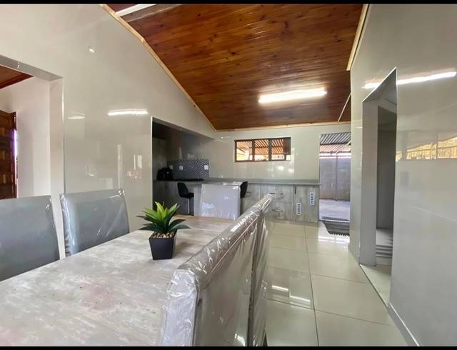 3 BEDROOM HOUSE FOR SALE IN FERNWOOD